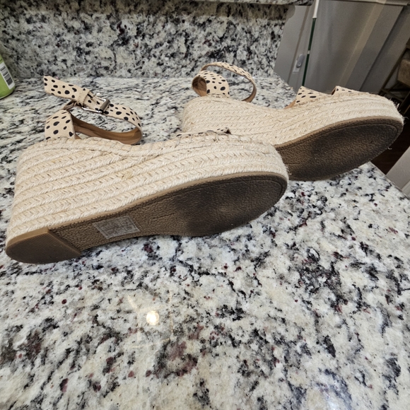 Dolce Vita Espadrilles Cream and Black Ankle Strap - Picture 5 of 5